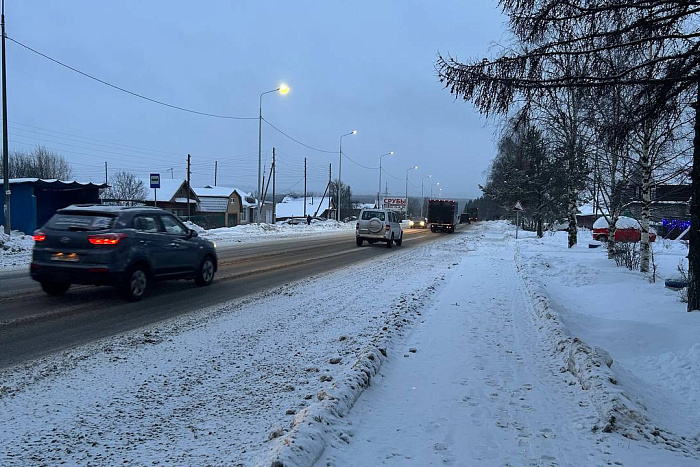 В Кировской области вдоль трасс включили почти сотню светильников