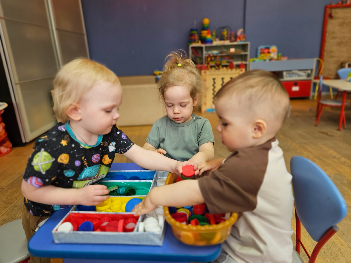 Если малышам интересно в детском саду, а воспитатели придумывают увлекательные занятия, то адаптация пройдёт намного быстрее!