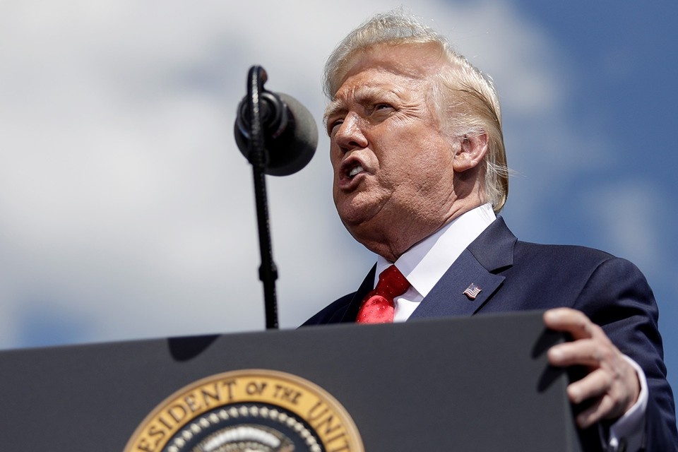    Дональд Трамп призвал протестующих иранцев захватывать госучреждения REUTERS