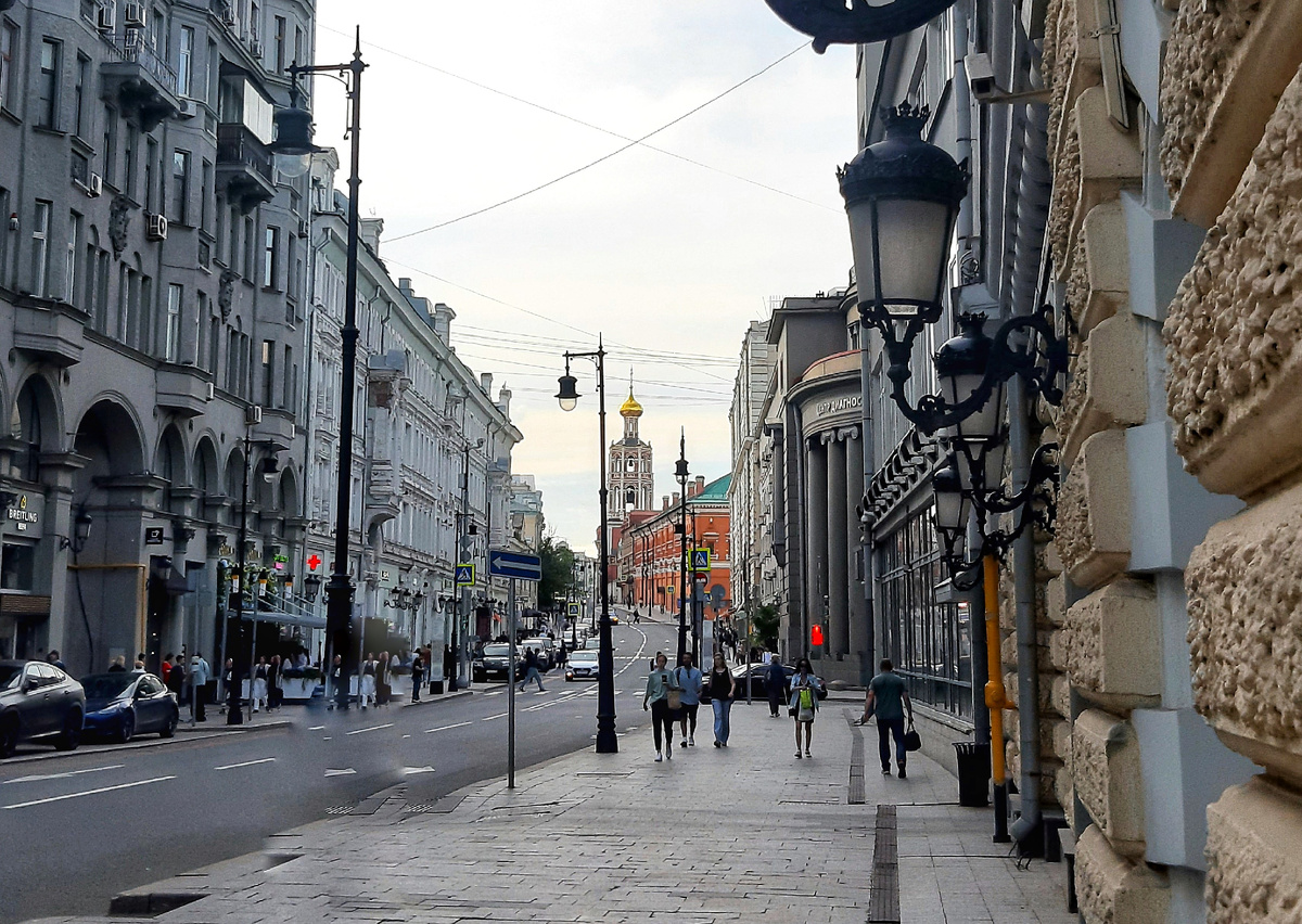 Высоко-Петровский ставропигиальный мужской монастырь.  улица Петровка.