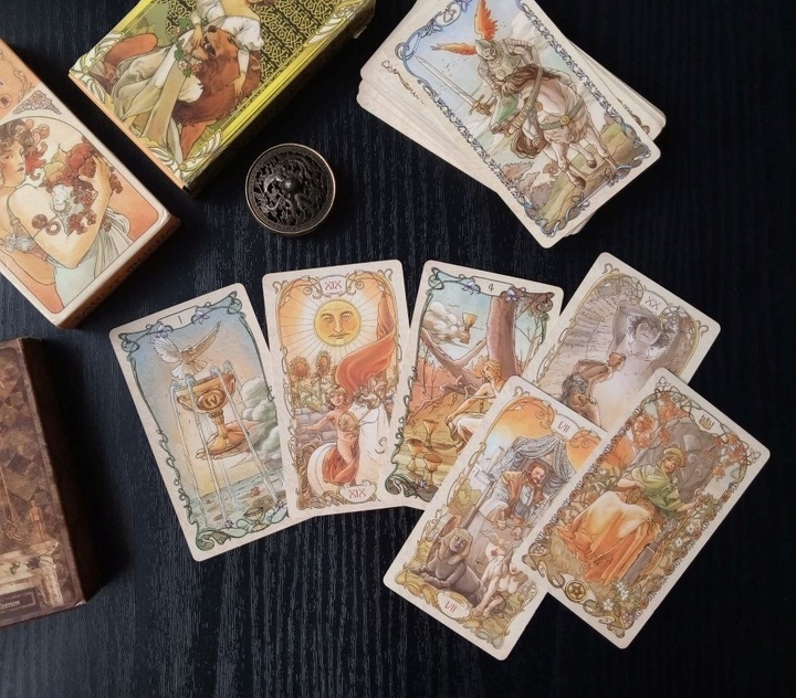 Ответ смотрим на колоде таро А.Мухи