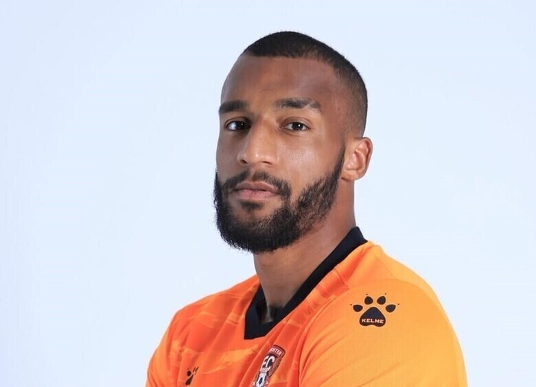     Лайонель Адамс