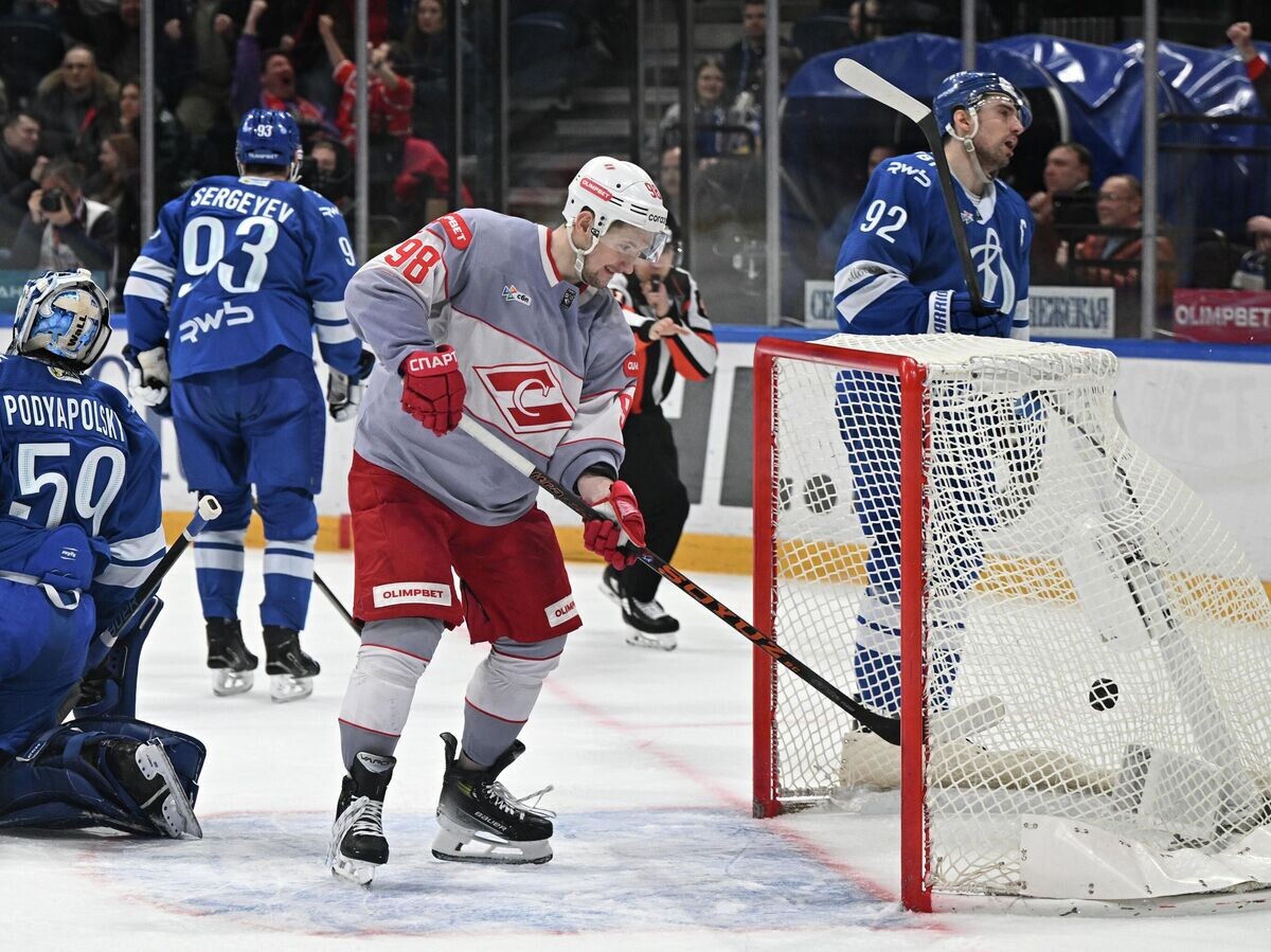    Хоккей. КХЛ. "Динамо М" (Москва) - "Спартак" (Москва) | © РИА Новости / Сергей Бобылев
