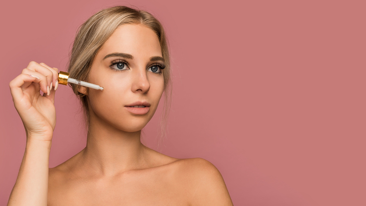 Липолитики работают только с жировым объёмом, поэтому перед процедурой нужна диагностика, чтобы исключить отёки и птоз.