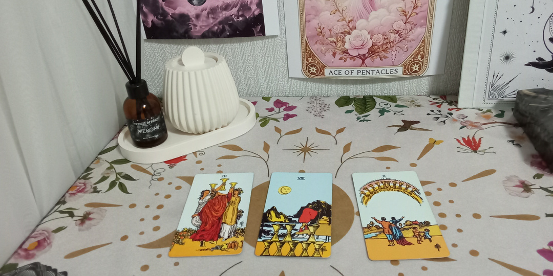 Ого! 💫 Ему надоели пьянки… и гулянки… 🍷✨  Что же теперь у него на уме? 💭💖  Таро расклад🔮