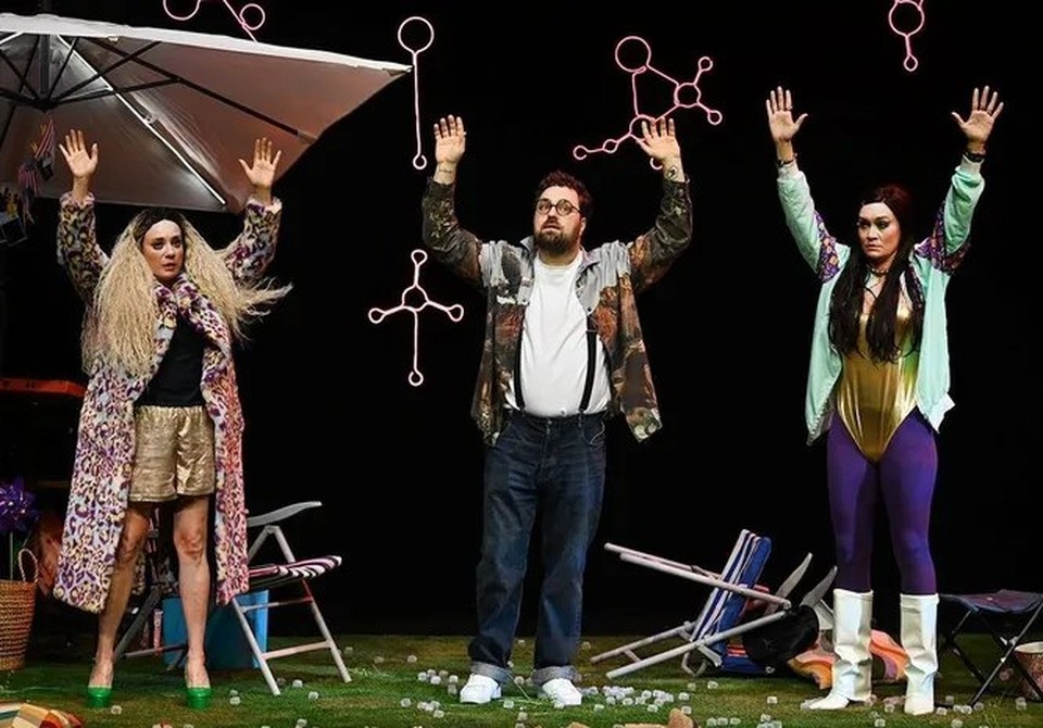    Актрисы опозорились в Европе Фото: кадр видео