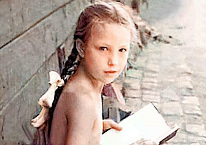 Ольга Остроумова родилась в многодетной семье.