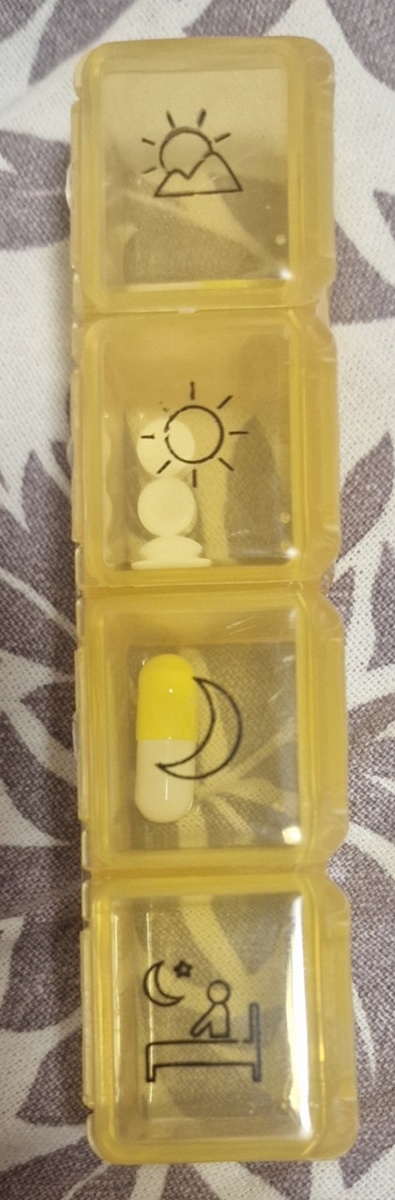 Вот как больной на голову клиент гематологии может это интерпретировать? У меня получилось: рассвет в горах /яркое Солнце/ ночь/бессоница. 🤔