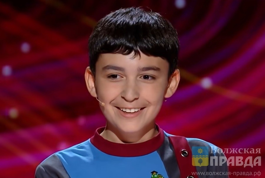 Мирон Арутюнян. Скриншот с видеозаписи телешоу "Самый умный" на телеканале "Пятница"📷    «Моих знаний было достаточно»: волжский школьник победил в шоу «Умнее всех» и сел в кресло спикера гордумы
