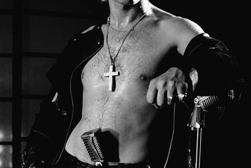 Новая песня Ярослава Дронова "Зависимость". Певец-конструктор.