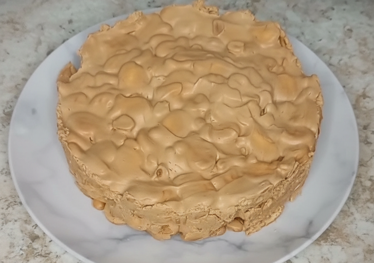 Торт без выпечки из печенья