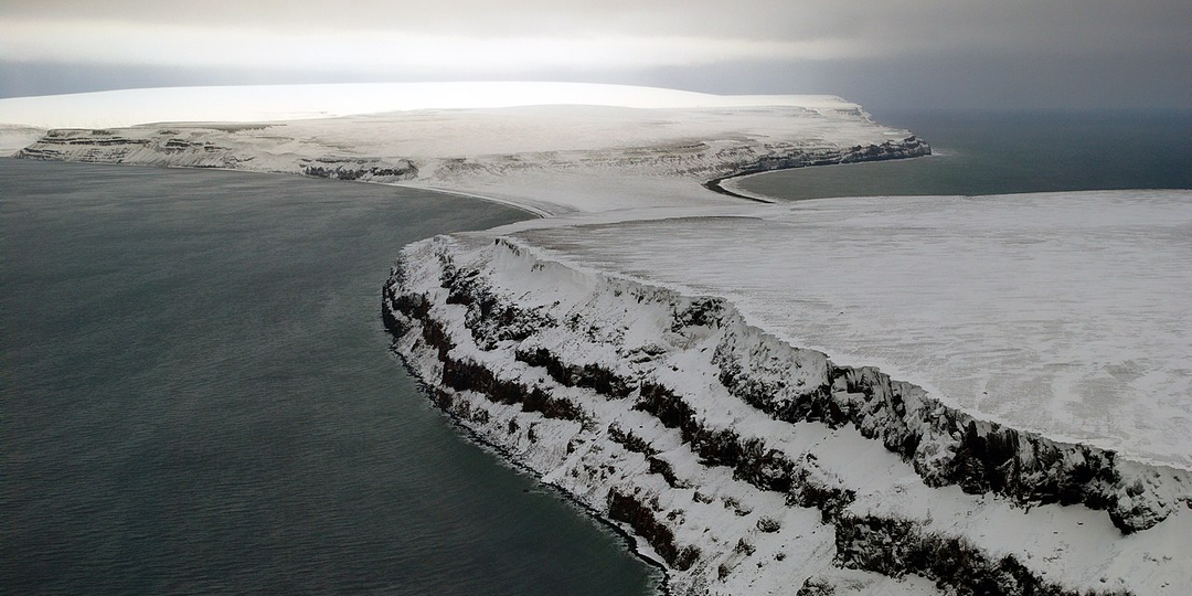 Земля Санникова - загадочный остров севернее Новосибирских островов: он есть на картах, но отсутствует в реальности