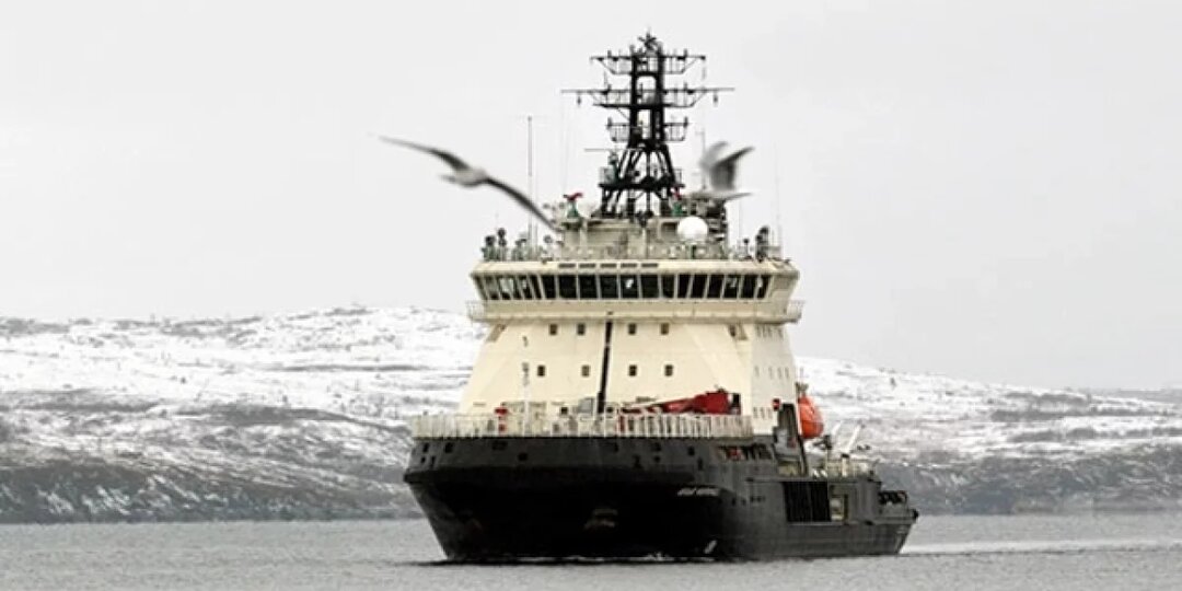 Ледовый коридор. Как военные спасли теплоход «Мария» у берегов Чукотки