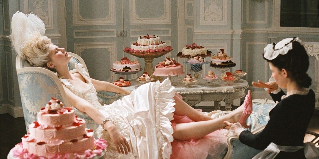 Пусть едят пирожные! Рецепт тех пирожных, которые Мария-Антуанетта предлагала народу (или почему её поняли неправильно)