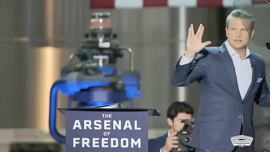 Тур Пентагона «Арсенал свободы» позаимствовал название из эпизода «Звёздного пути» — об убийственном ИИ.