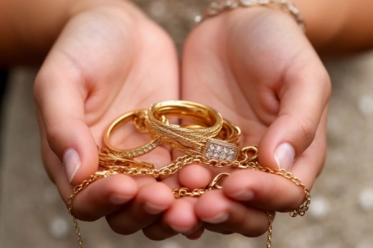    В Хабаровске подросток украл ювелирные украшения на 130 тысяч рублей