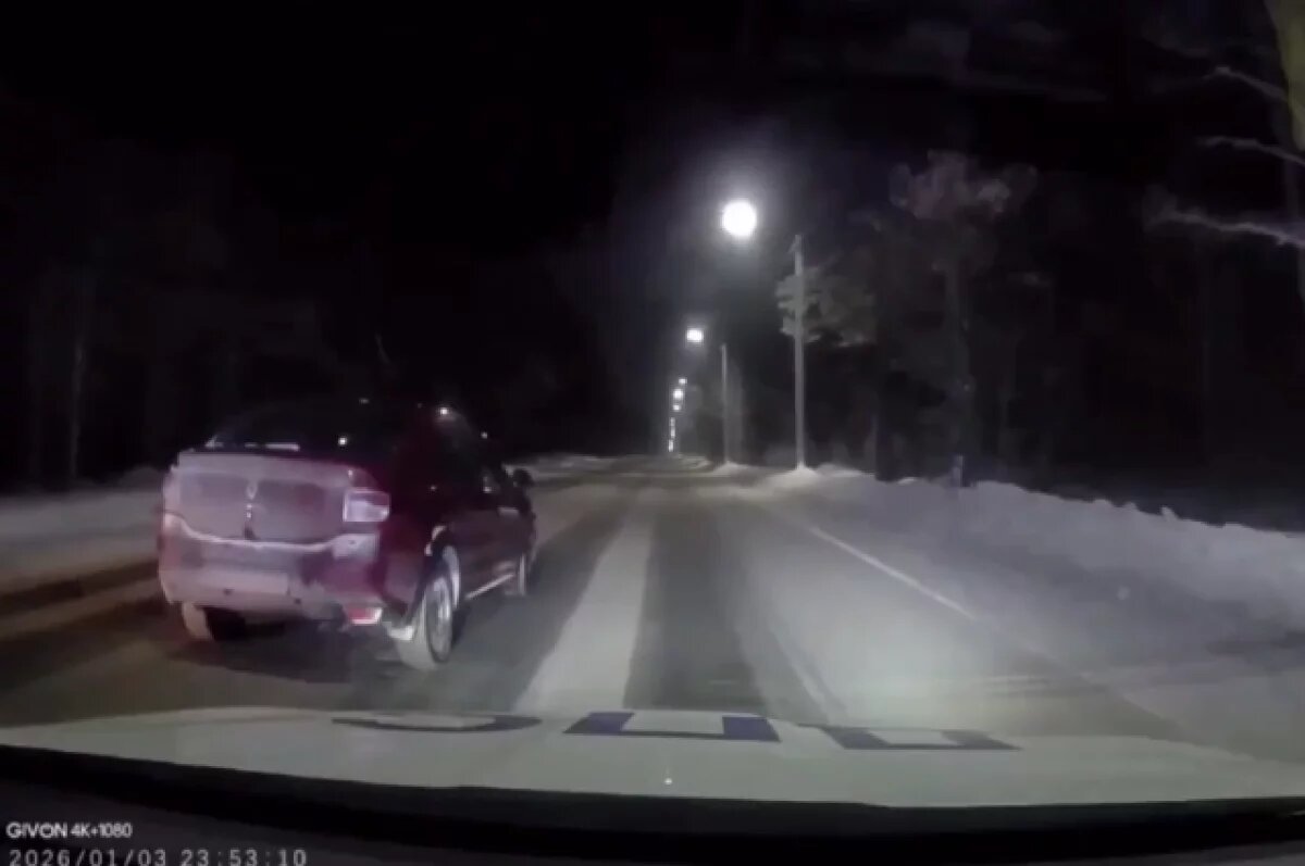    Сибиряк угрожал ножом таксисту и устроил гонки с ГИБДД на его автомобиле