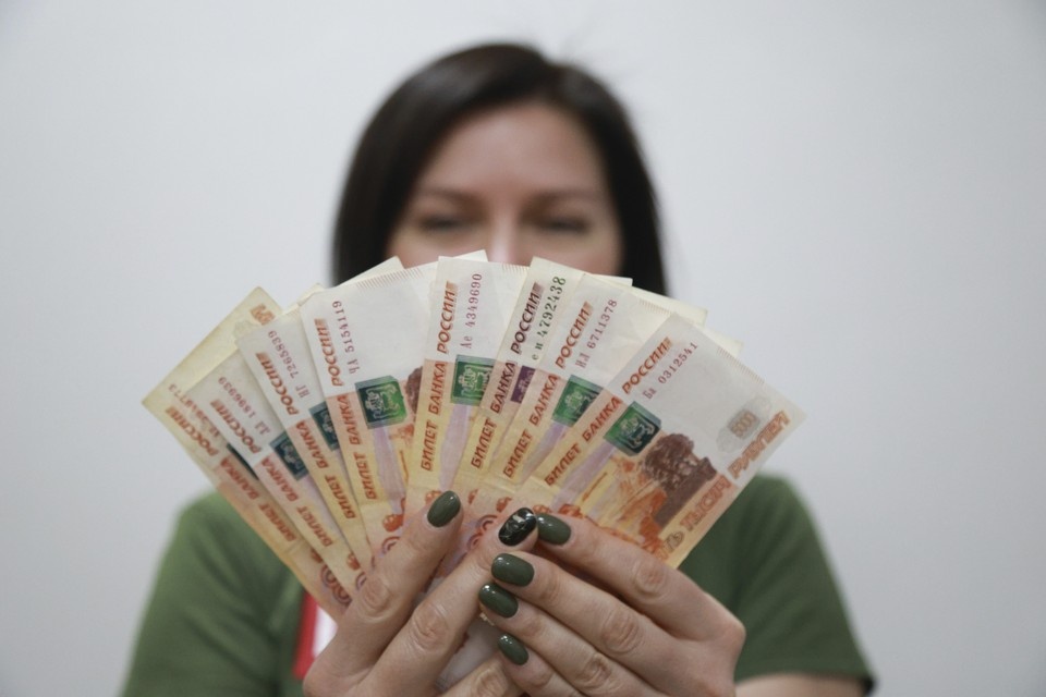    За год средняя зарплата в республике выросла на 17,1 тысячи рублей. Олег УКЛАДОВ