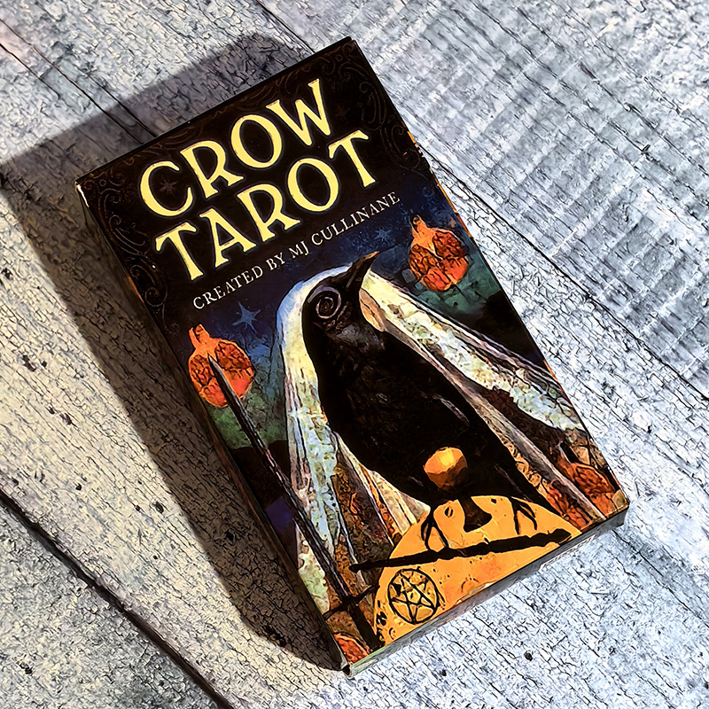Crow Tarot: дизайн коробки (фото моё)