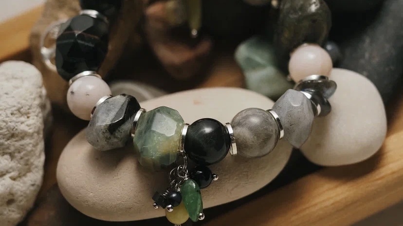 топ-5 камней/цитрин/пирит/хризолит/тигровыйглаз/авантюрин