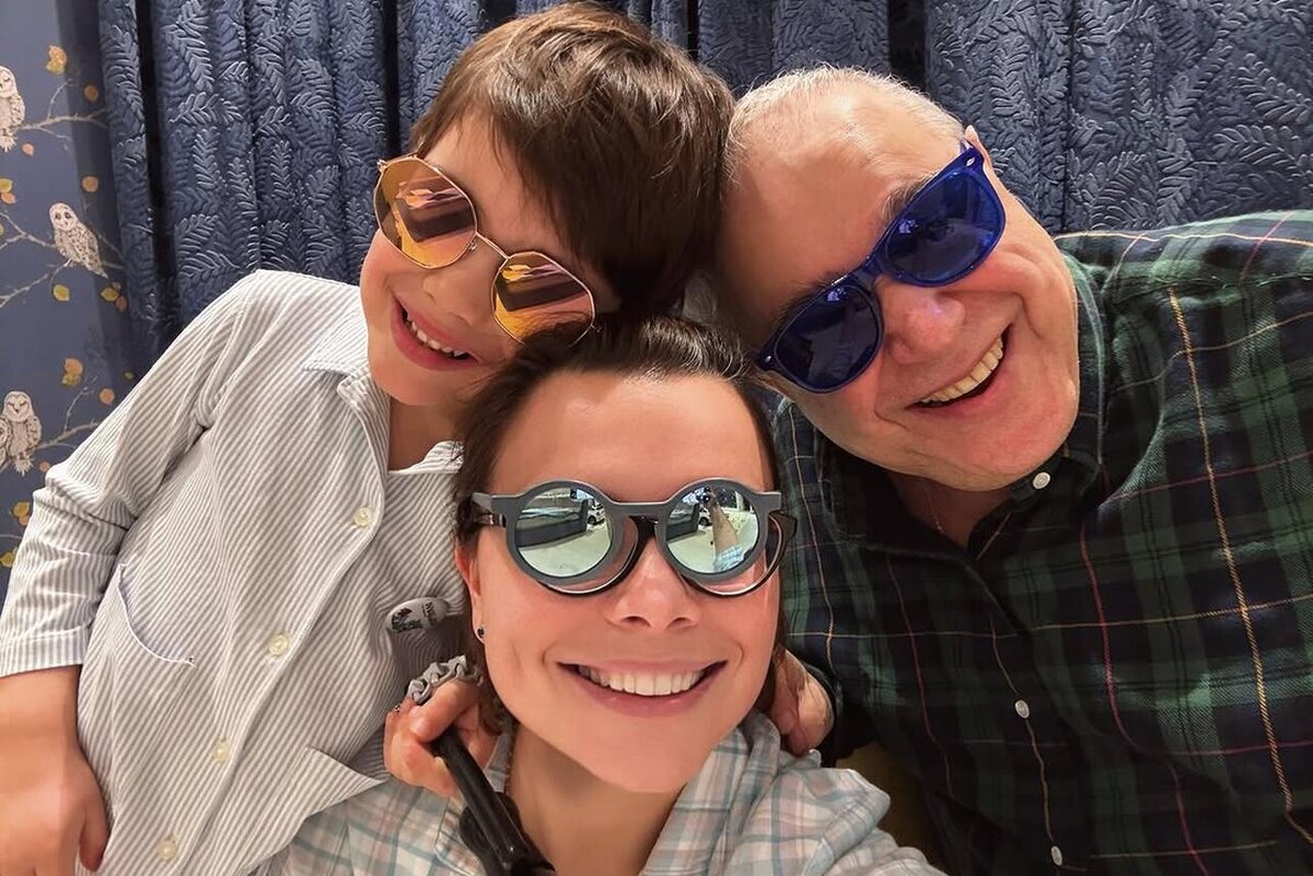    Татьяна Брухунова и Евгений Петросян с сыном Ваганом Социальные сети