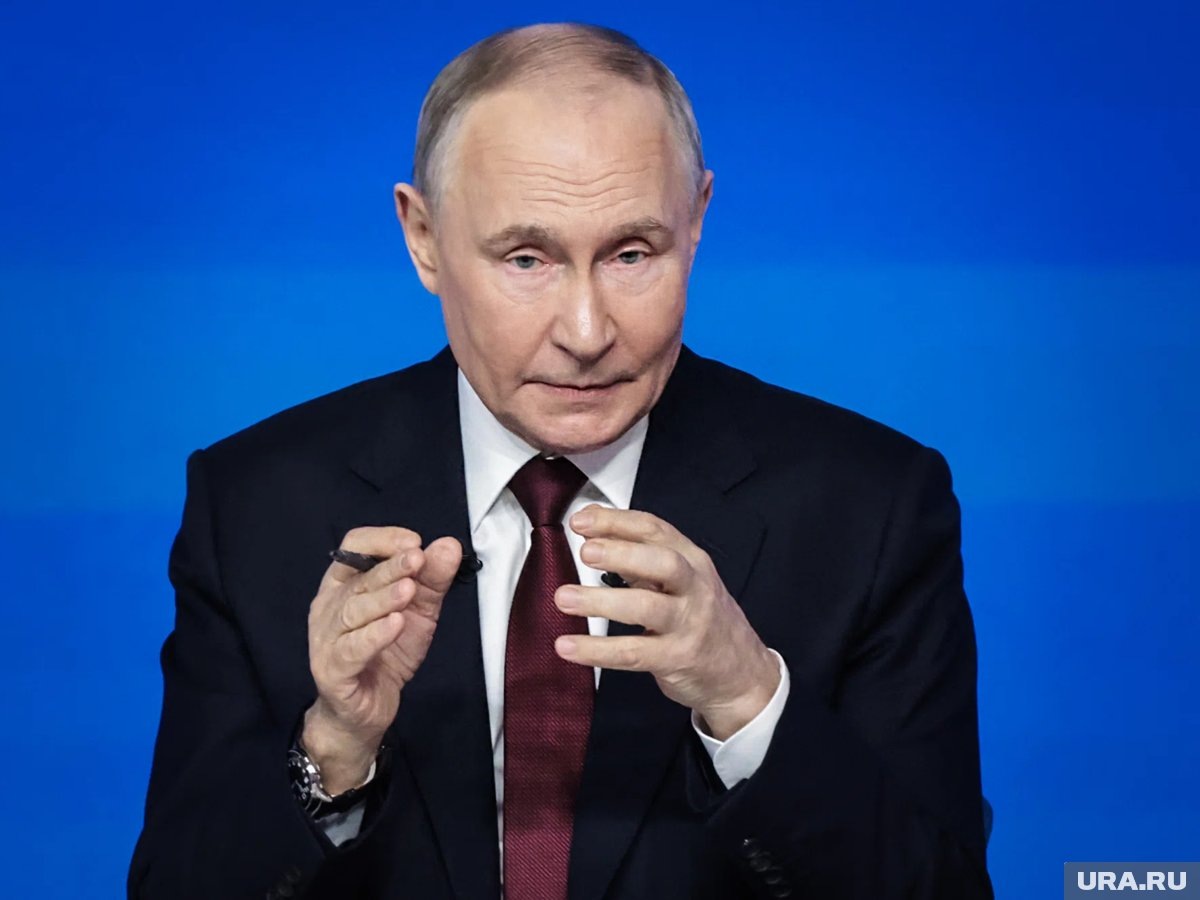     Президент РФ Владимир Путин взял паузу в игре с Трампом