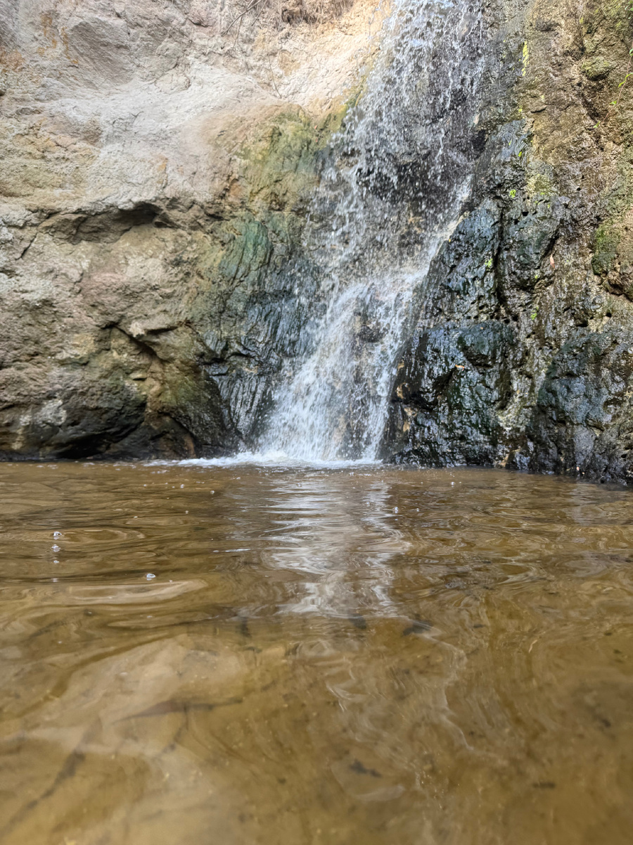 Водопад у ручья Фей