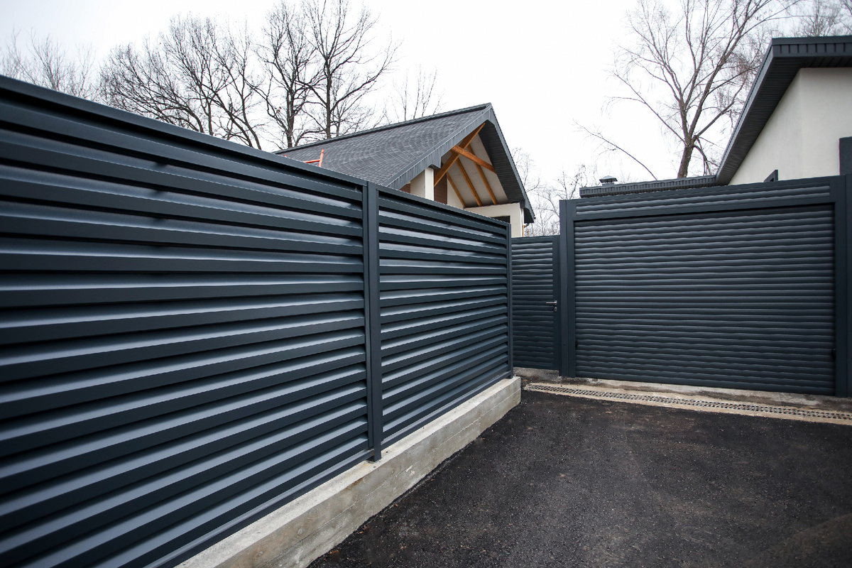 забор из ламелей жалюзи