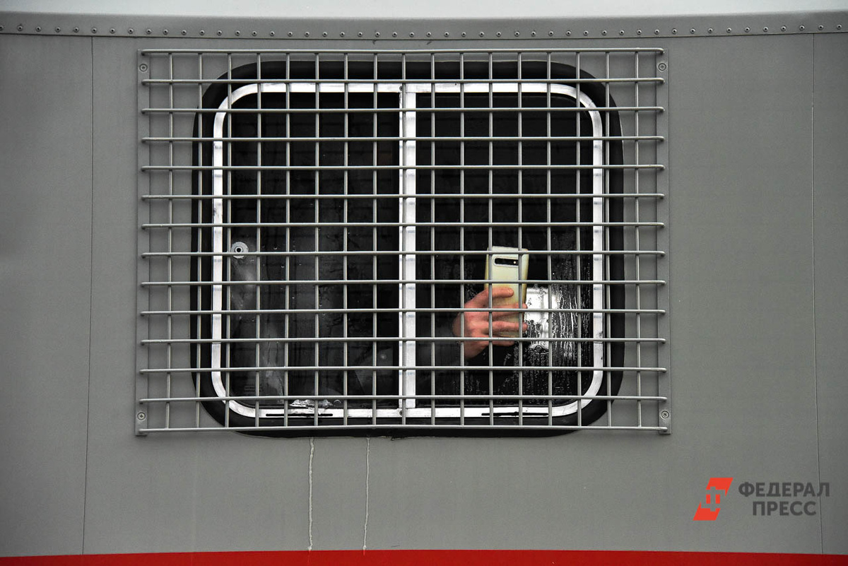 Автозаки возят горожан на работу на Камчатке.  Фото: Фото: ФедералПресс / Полина Зиновьева