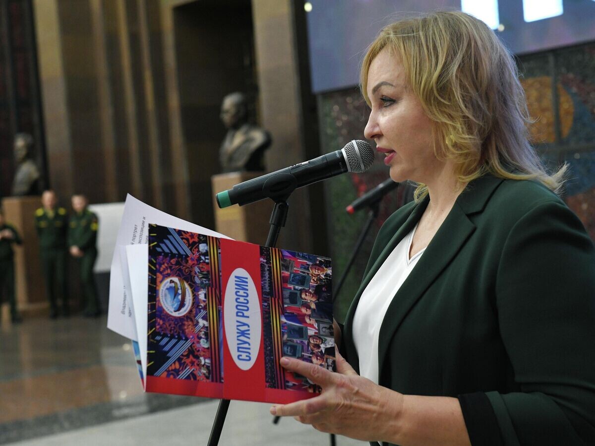    Выставка Никаса Сафронова "Без права на славу, во славу державы" | © РИА Новости / Владимир Вяткин