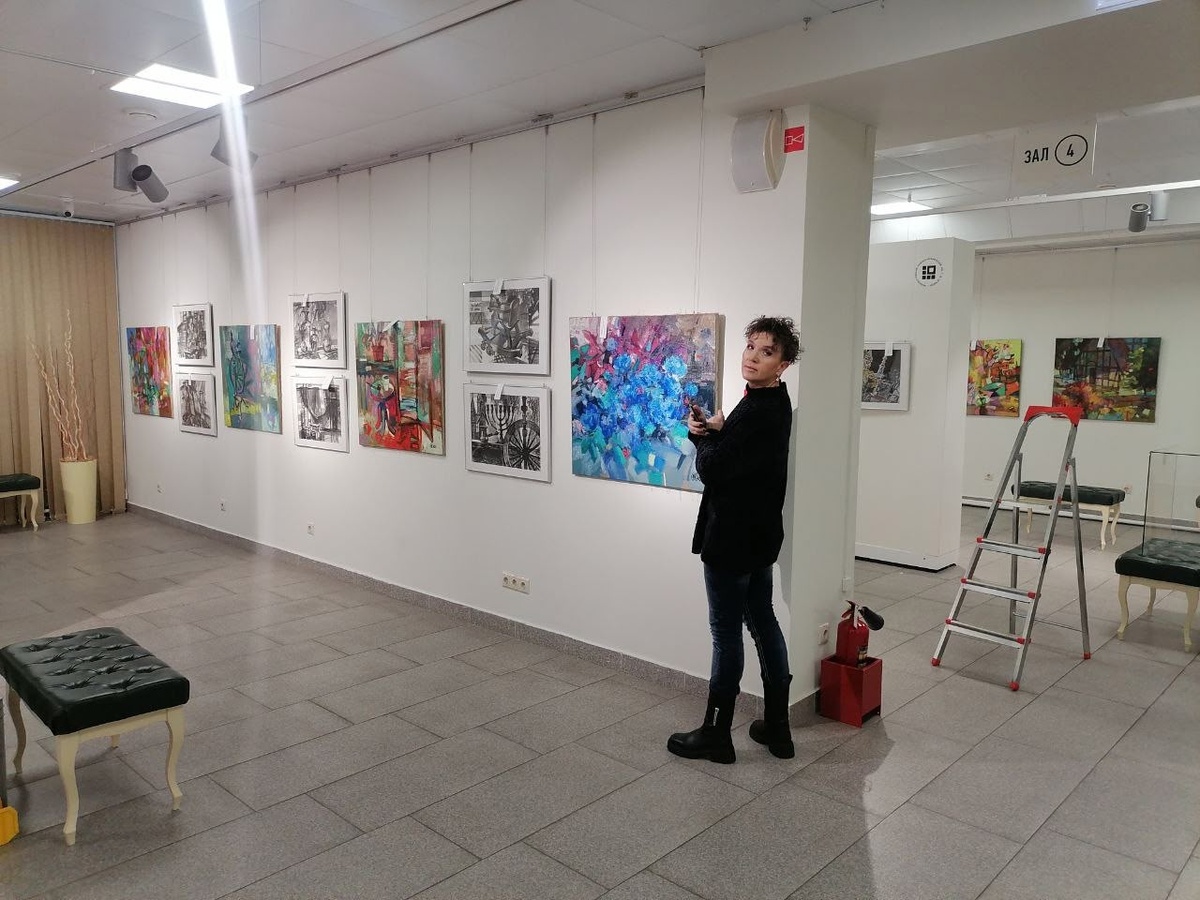    Художники Медведевы приглашают вартовчан и гостей города на свою выставку