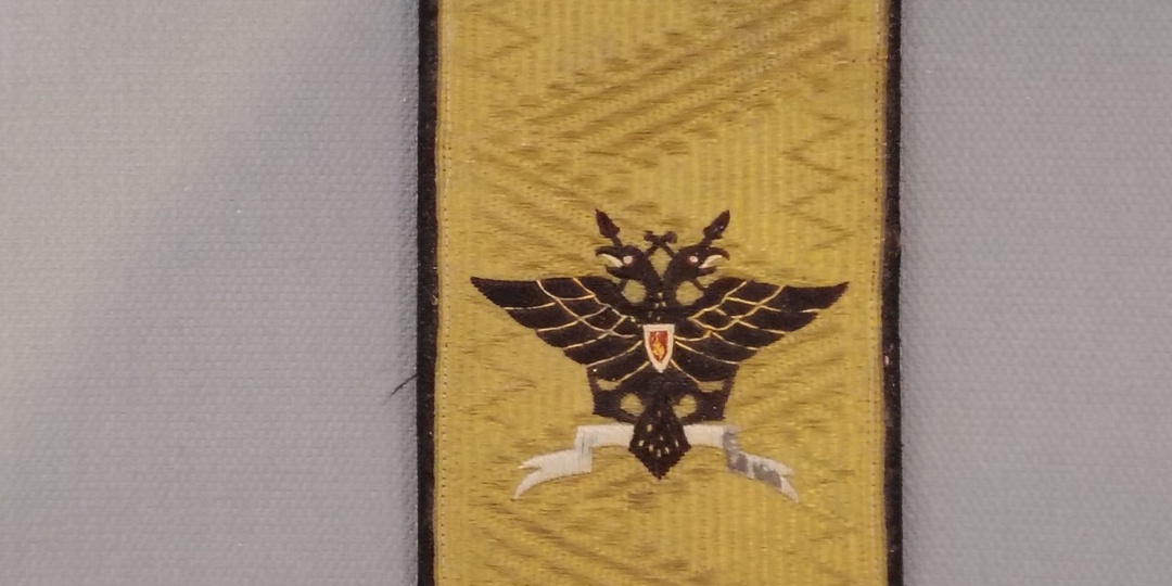 Исторический артефакт: Погон контр-адмирала, утвержденный Колчаком в 1918 году