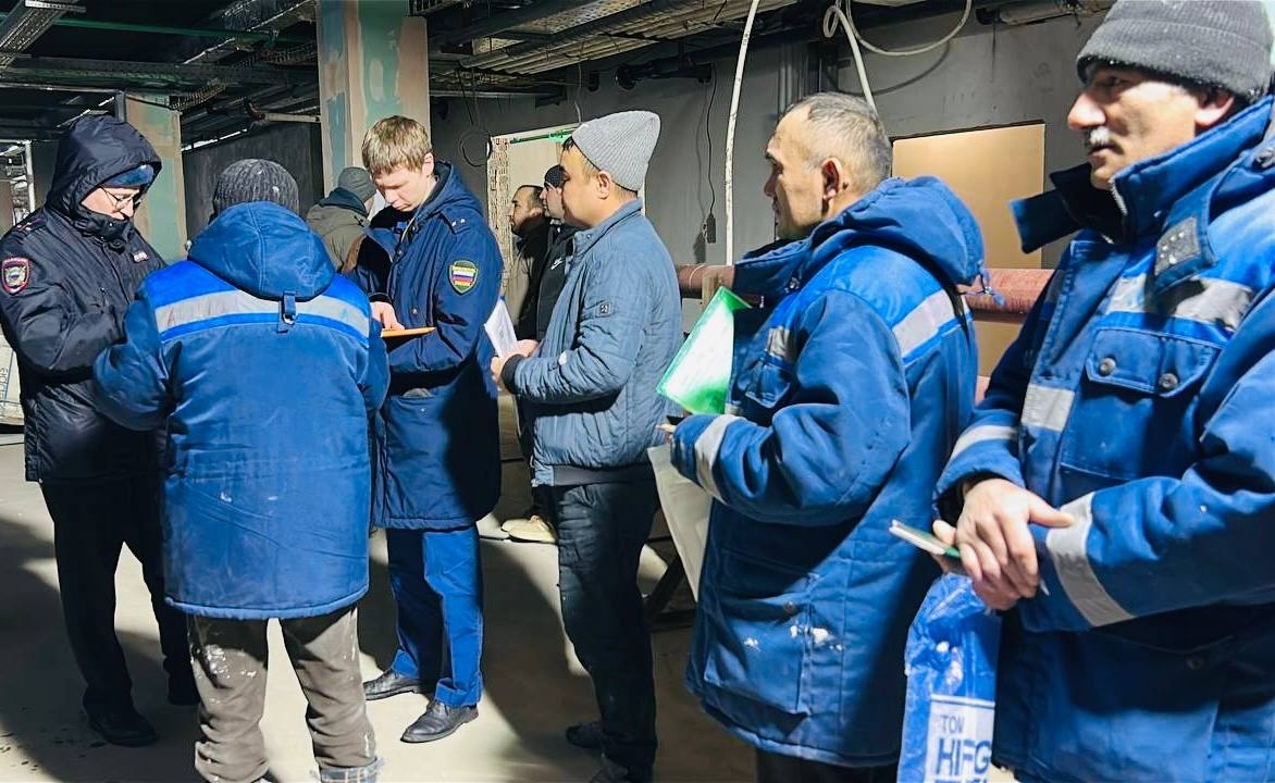    В Нефтеюганске прокуратура выявила ряд нарушений миграционного законодательства