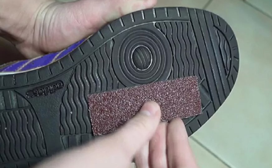 Как сделать обувь не скользкой: проверенные способы из личного опыта