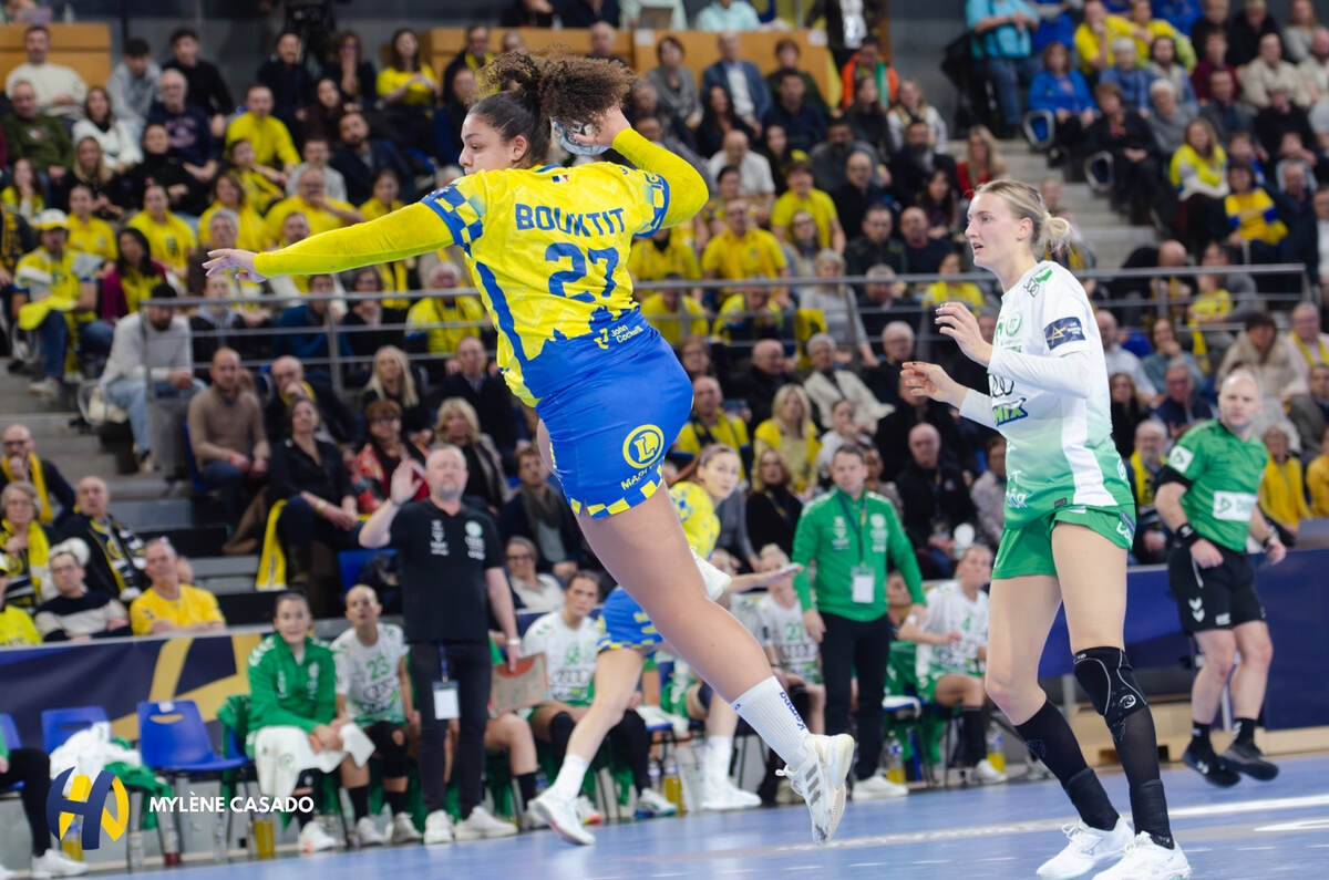    Сара Буктит против будущего клуба