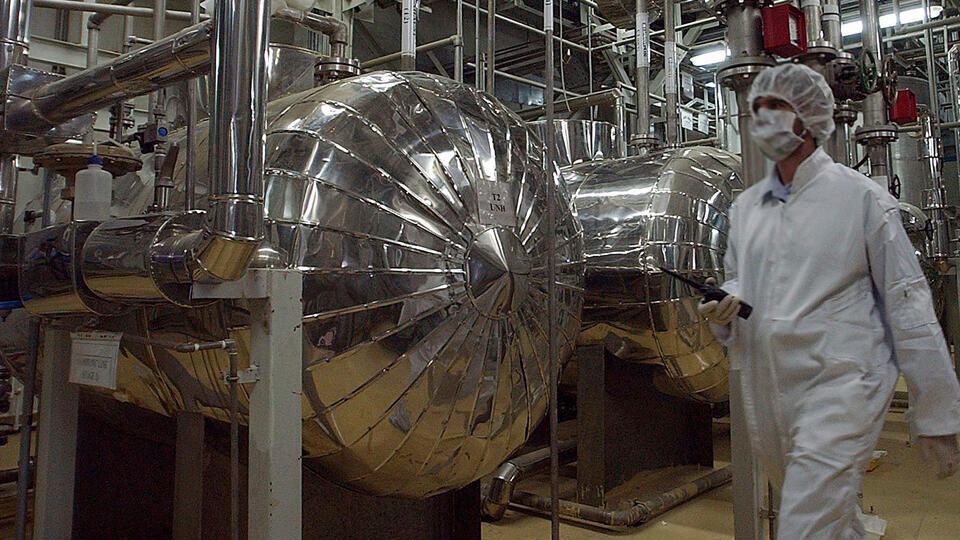     Иран готов к новой ядерной сделке при снятии международных санкций Vahid Salemi/AP/TASS