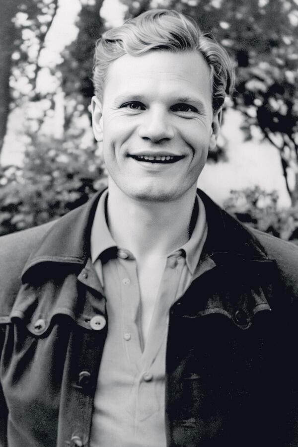 Фото: Михаил в молодости 