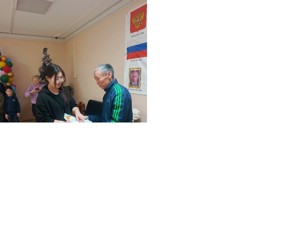 Здесь не пусто- это фото обрезано, потому что не помещалось.