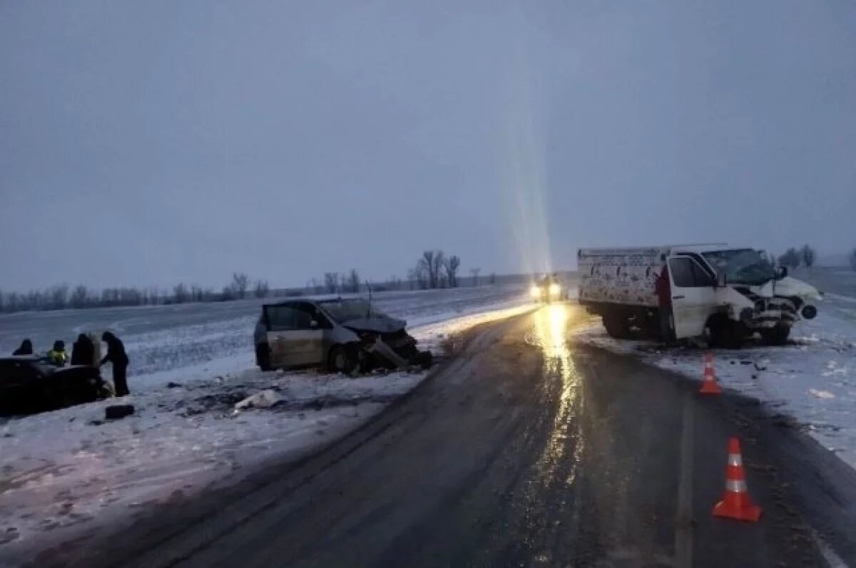    Пять человек пострадали в массовом ДТП в Сакском районе Крыма