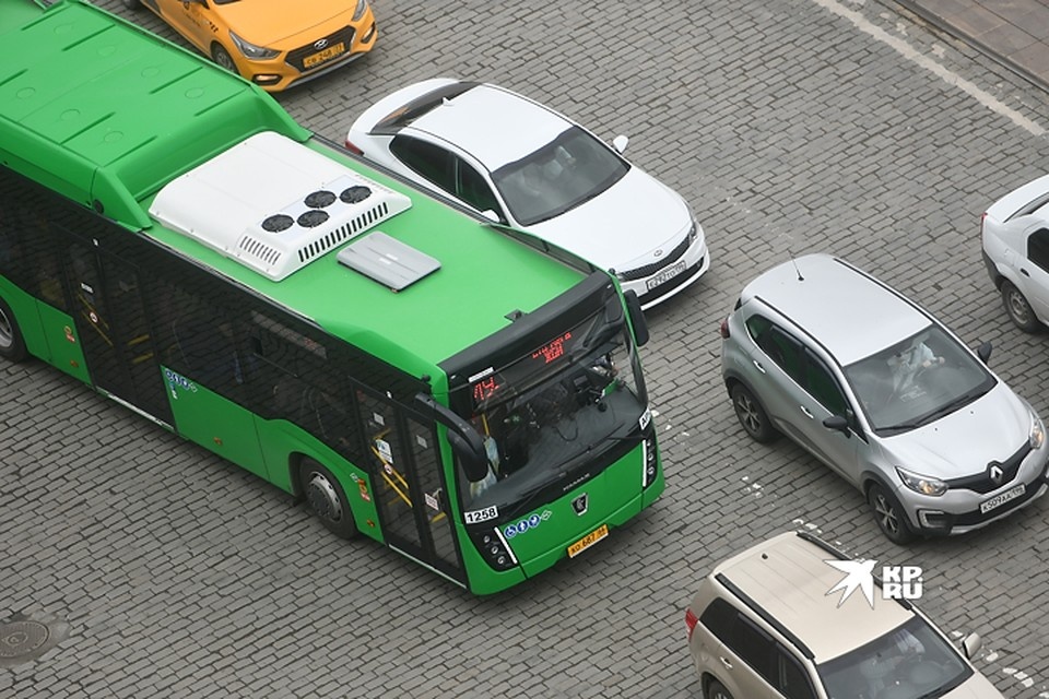    В Екатеринбурге на три дня изменят три автобусных маршрута Алексей БУЛАТОВ