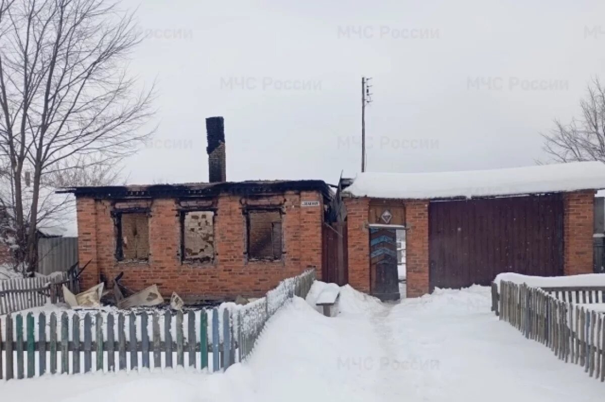    Мужчина и женщина погибли на пожаре в брянском селе Кожаны