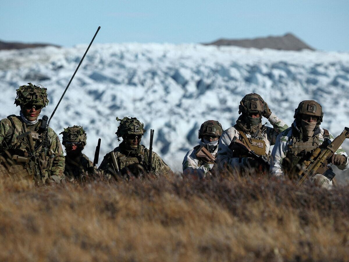    Датские военнослужащие во время учения в Гренландии | © REUTERS / Guglielmo Mangiapane