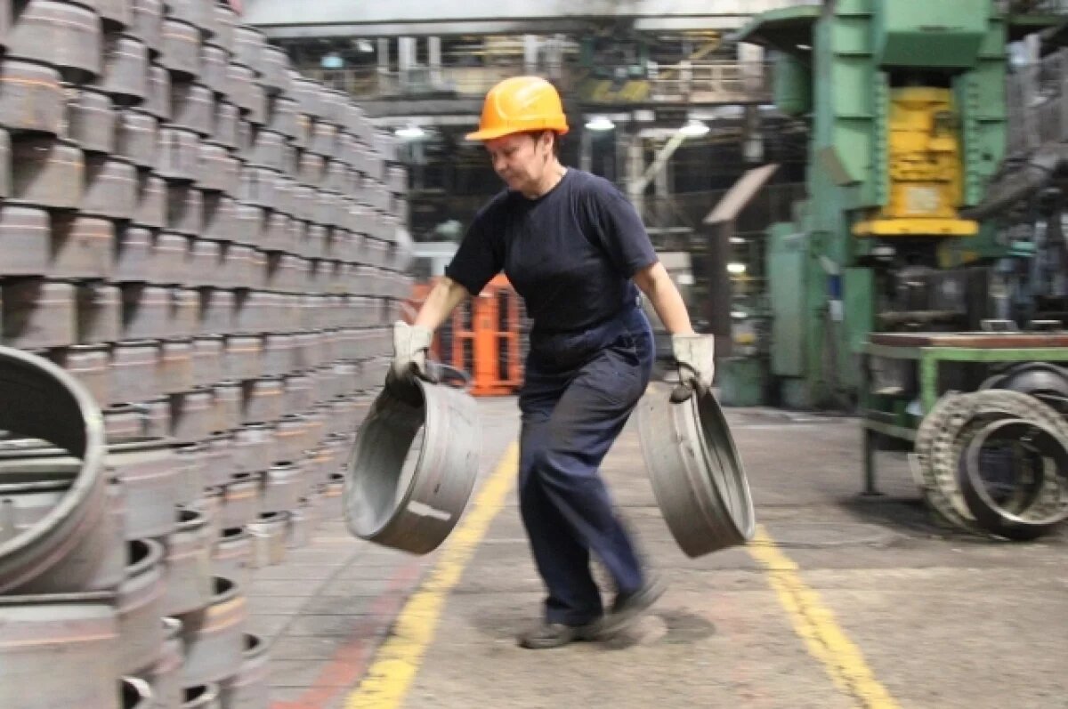    Средняя зарплата в Татарстане выросла почти до 100 тысяч рублей в месяц