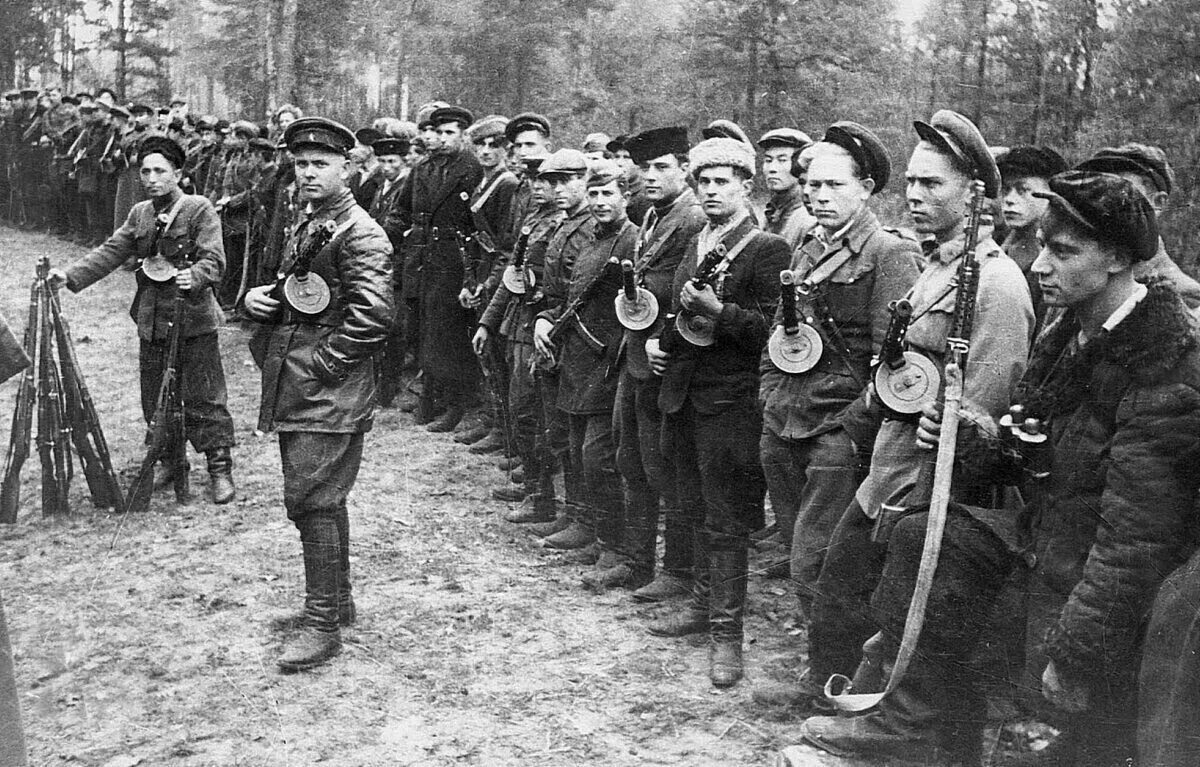 Партизанский отряд...