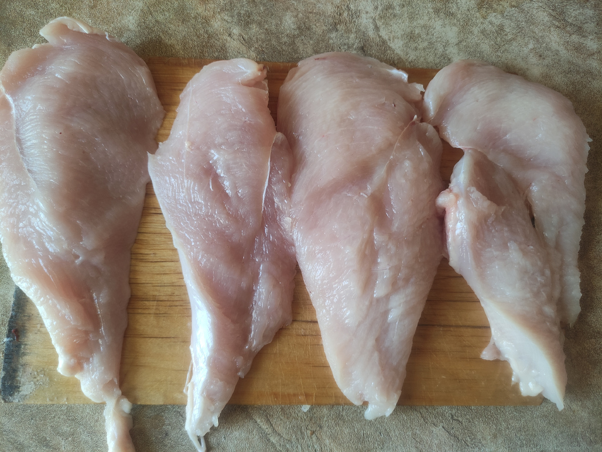 Кордон блю с ветчиной и сыром. Шаг 2. Фото: канал Три рецепта.