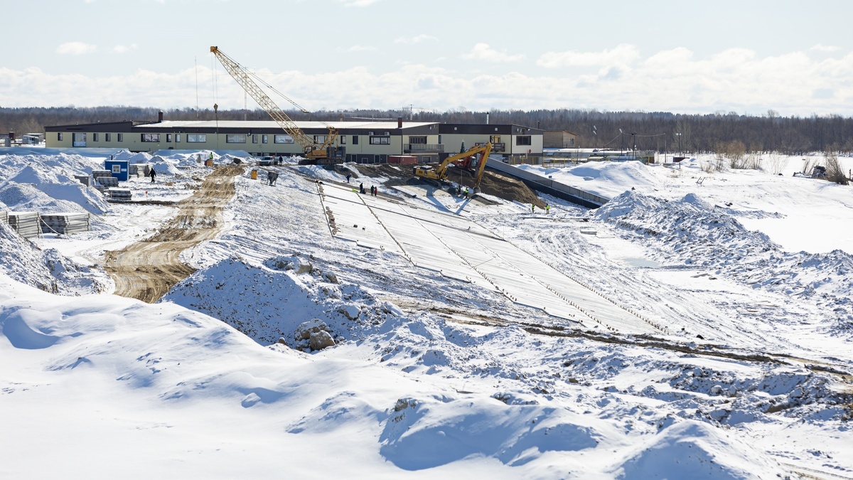    Набережная в районе сургутского НТЦ стала дороже почти на 250 миллионов рублей