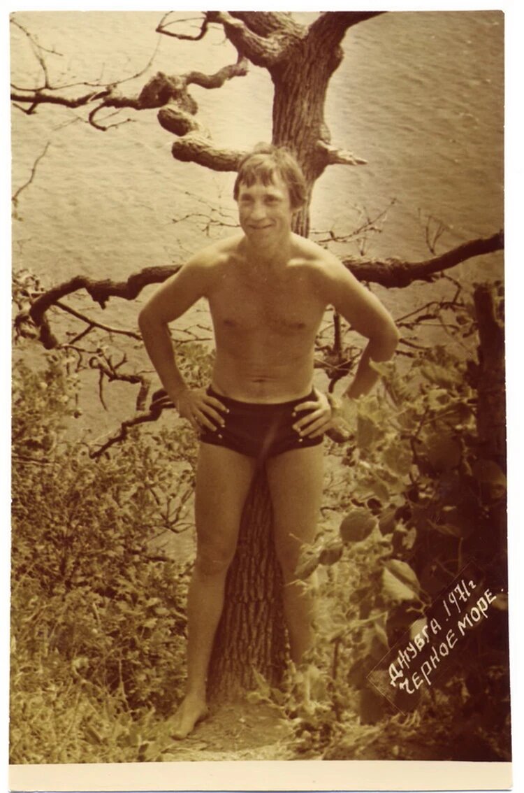 В Джубге после смерти артиста до 2008 года регулярно проходил фестиваль бардов в честь Владимира Высоцкого. Фото: Личный архив.