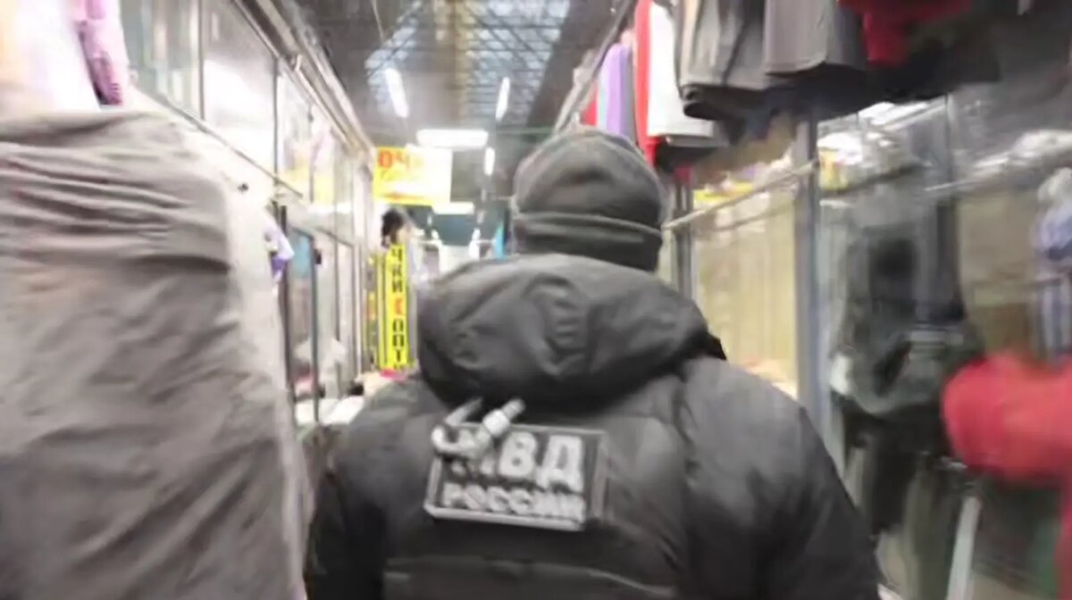    Фото: стоп-кадр видео от пресс-службы ГУ МВД России по Петербургу и Ленобласти