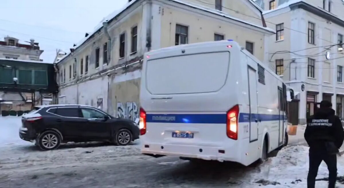    Фото: стоп-кадр видео от пресс-службы ГУ МВД России по Петербургу и Ленобласти