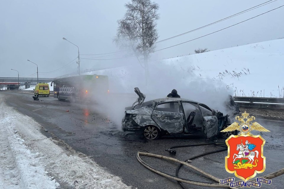    Kia врезалась в автобус и загорелась в Химках Фото: ГУ МВД России по Московской области